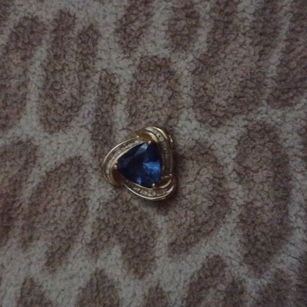 Created Tanzanite gold and diamond pendant
